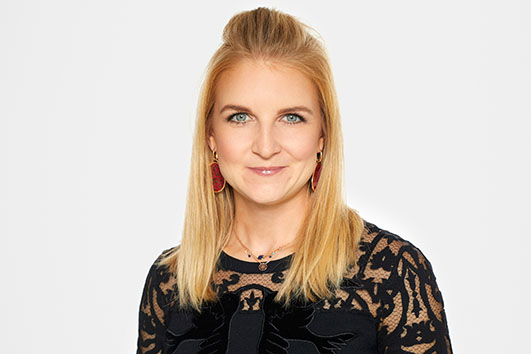 Julia Newertal